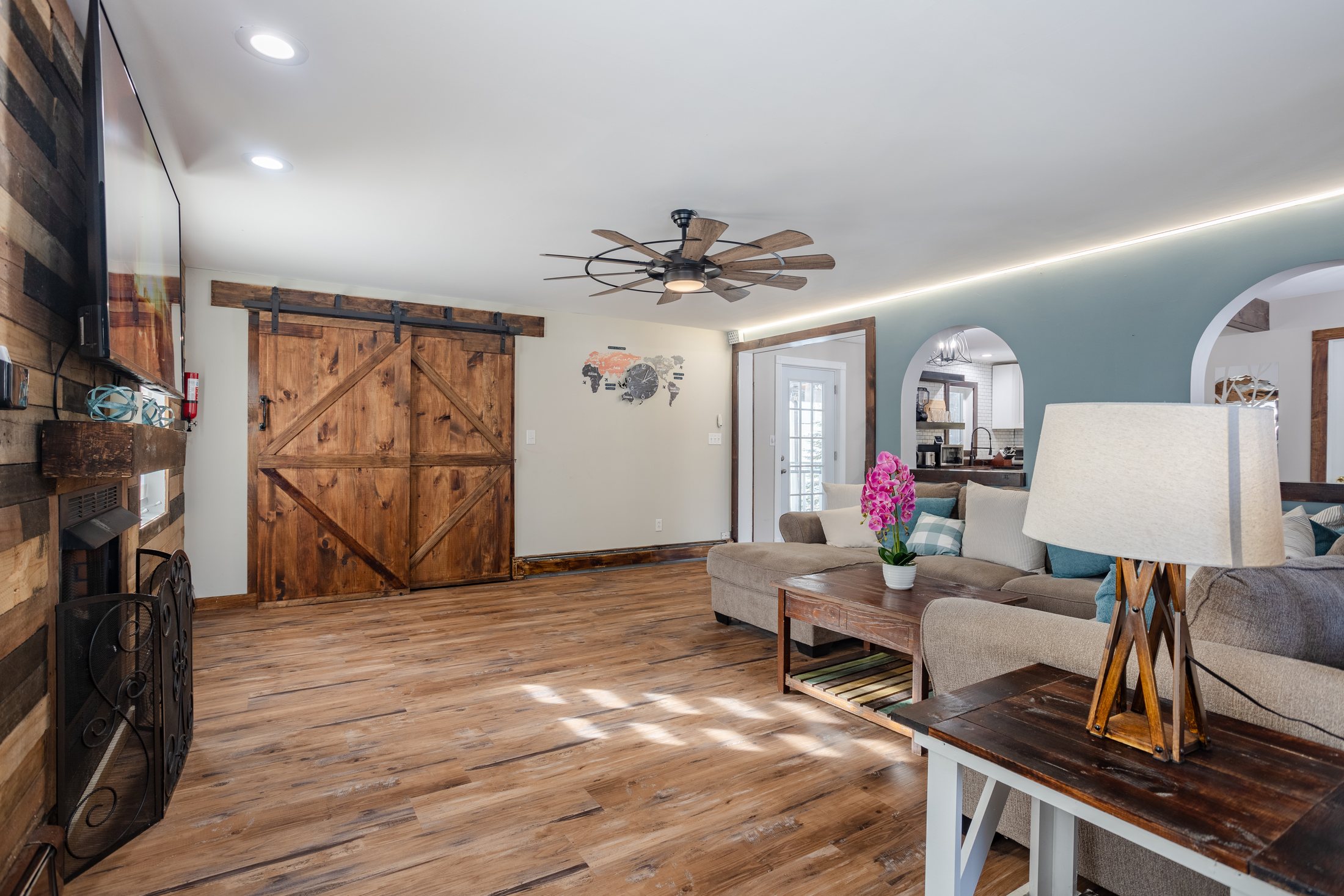 Aurora Abodes property photo 2